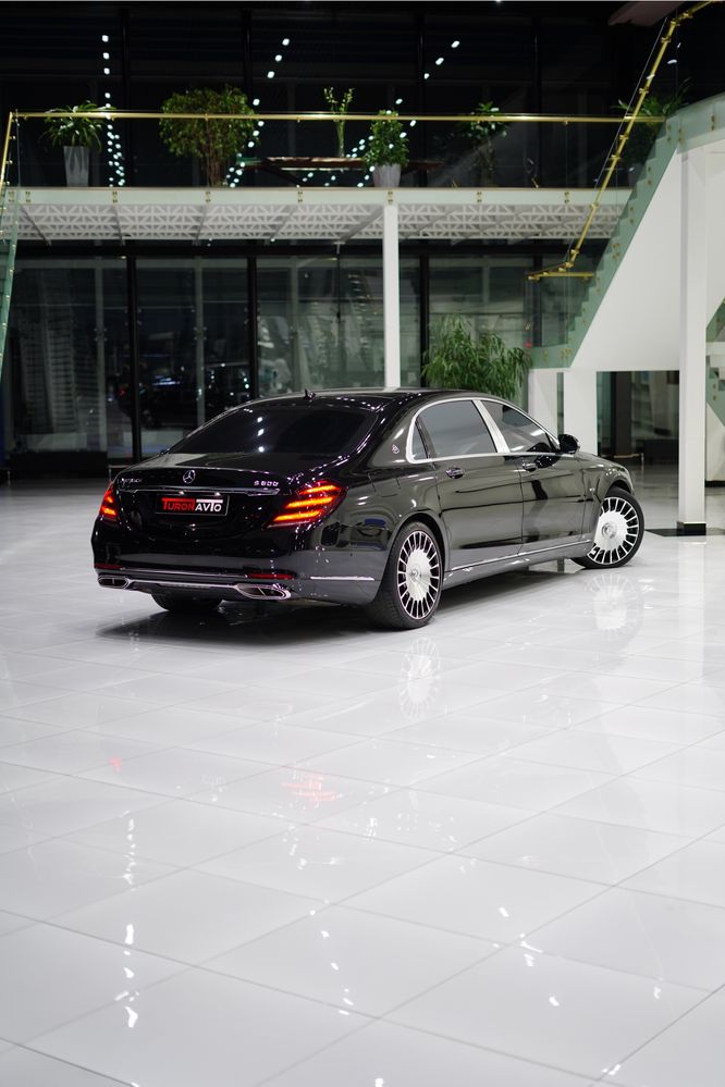 Mercedes Benz W222 S600 Maybach