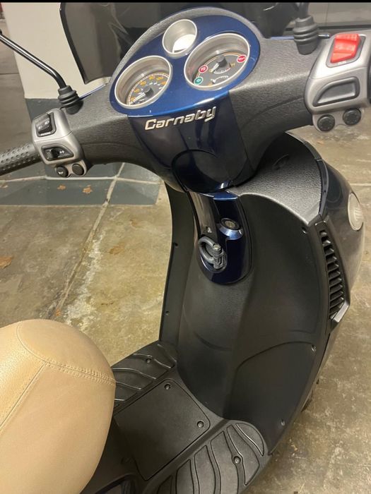 Piaggio Carnaby 125 (Nu Beverly , X9)