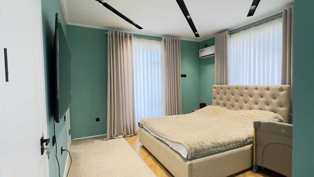 ДОМ
м-в Феруза
ор-р Греческий городок
2.3 сотки
Площадь: 266 м²