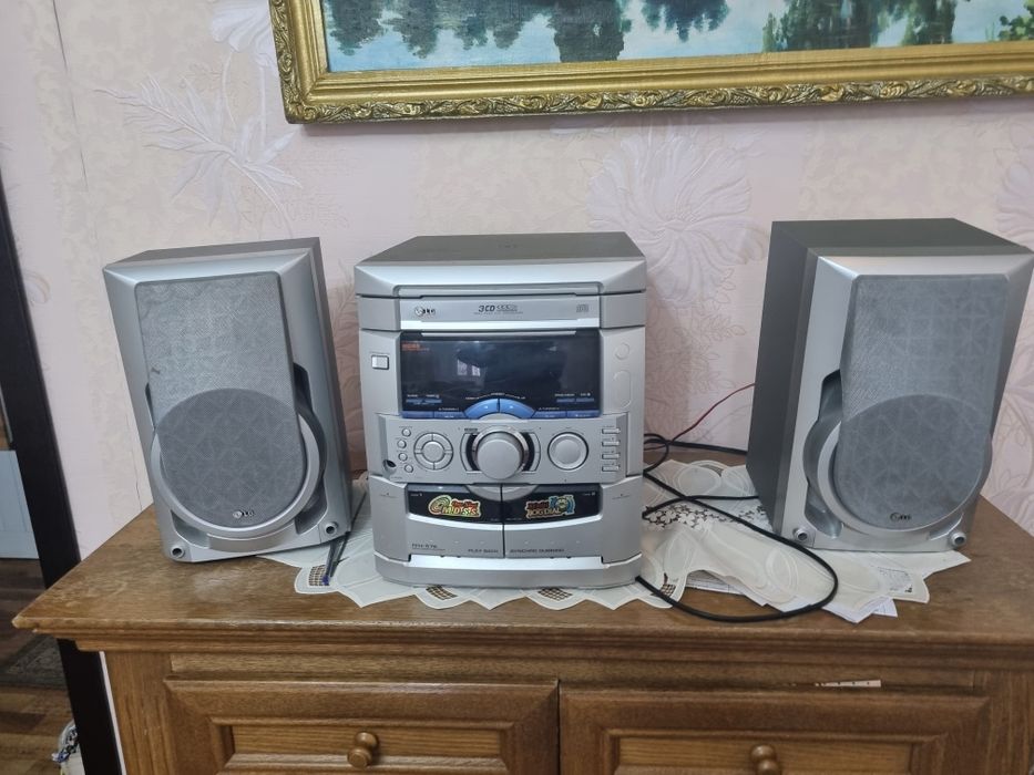 Продам музыкальный центр в рабочей состоянии