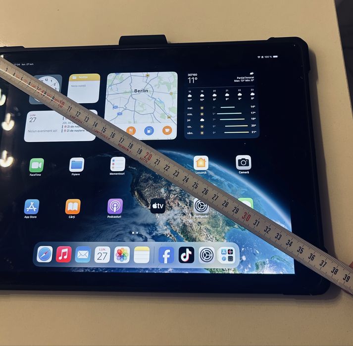Tableta ipad Apple, 12,9 inchi, model deosebit
