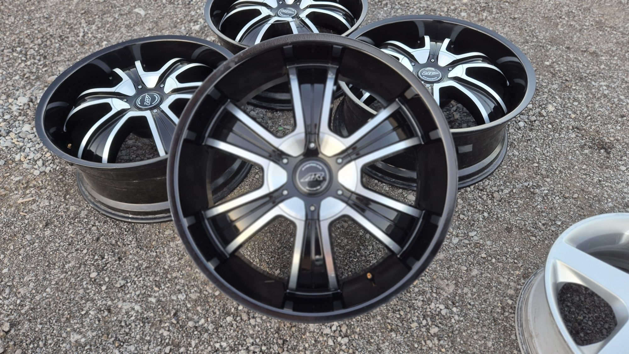 Джанти AR 6/139.7 Toyota,Nissan,Mitsubishi 6x139.7

Употребявани, Шуме