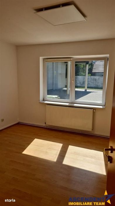 Apartament 3 camere, 140mp, cu acces auto in curte si facilitati, Prej
