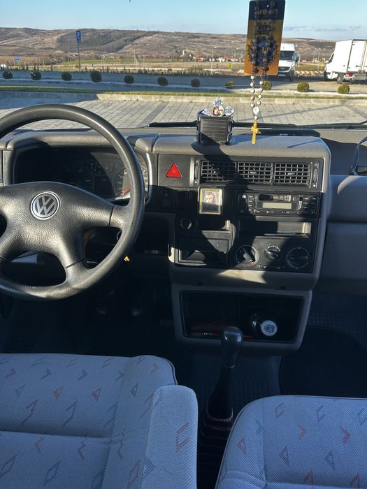 Wolkswagen Caravelle T4 Transporter 8+1 locuri , recent vopsit