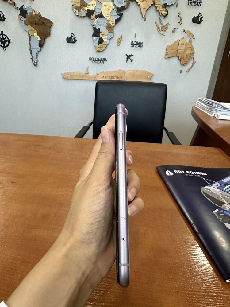 IPhone 11 , 126 GB