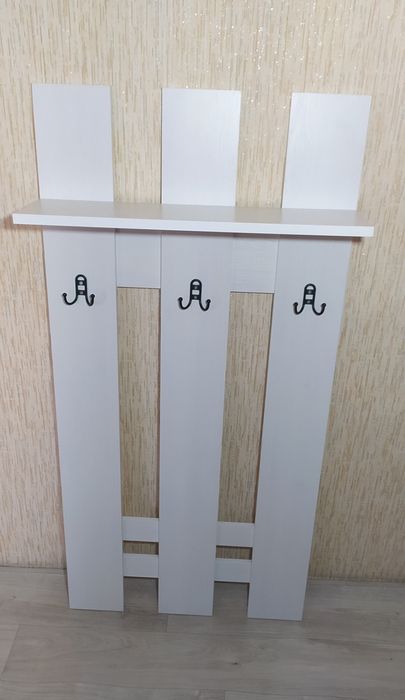 Вешалка в прихожую навесная