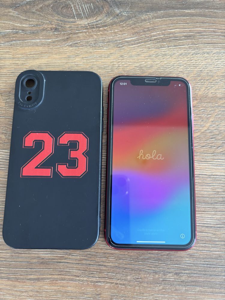 Продавам iPhone XR в отлично състояние с минимални следи от употреба