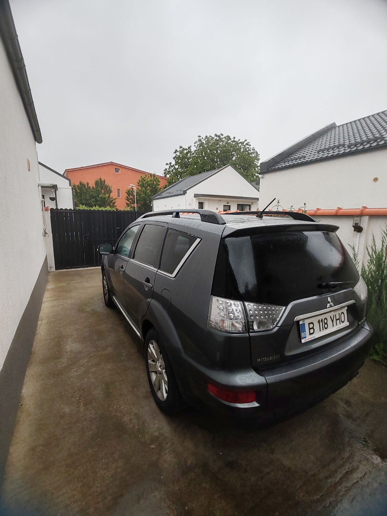 Mitsubishi Outlander 2012, 4x4, cutie automata, 7 locuri, 170.000 km
