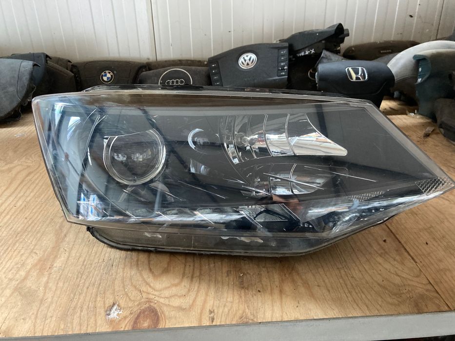 Десен фар Skoda Fabia 3. Led. Шкода Фабиа III. 2014-18г. 6V1941016B.