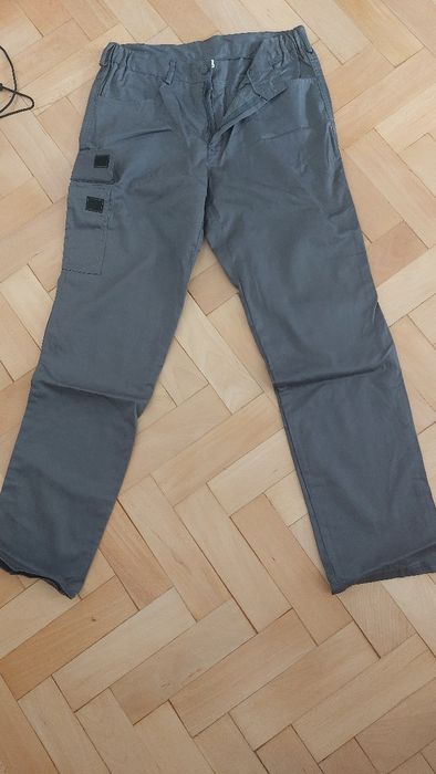 Pantaloni salopeta