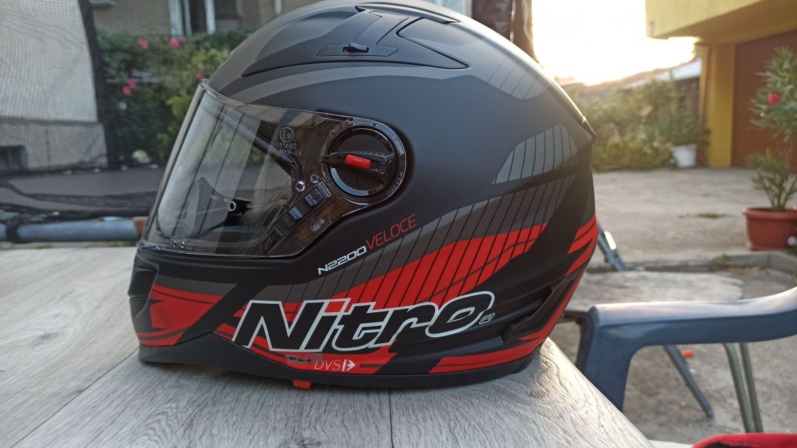 Каска Nitro N2200 Veloce - XS + ръкавици ХL