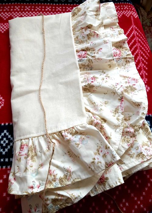 Fata de masa vintage cu volănașe/ bumbac