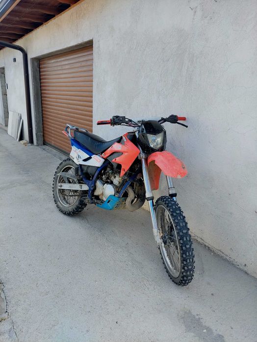 Продавам:aprilia pegaso 125