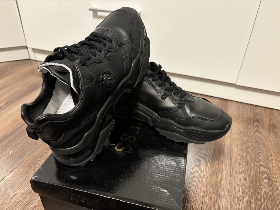 Продавам маратонки Guess