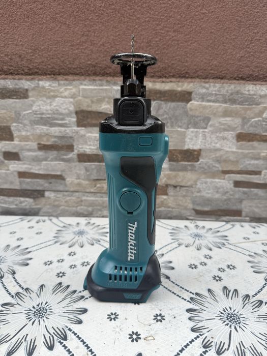 Акумулаторна фреза за гипскартон Makita DCO180Z SOLO /18 V,