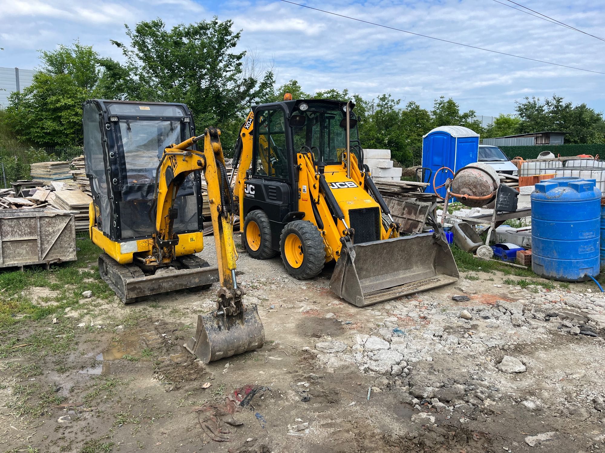 Compactor 3T de inchiriat|Buldoexcavator Jcb/Minibuldoexcavator