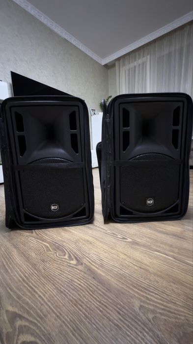 Продавам Rcf ART 310А