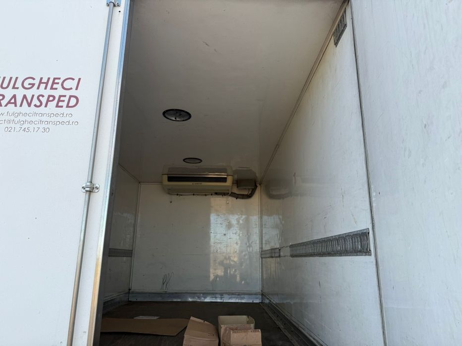 Vând cub izoterma cason ,frigorific 380v