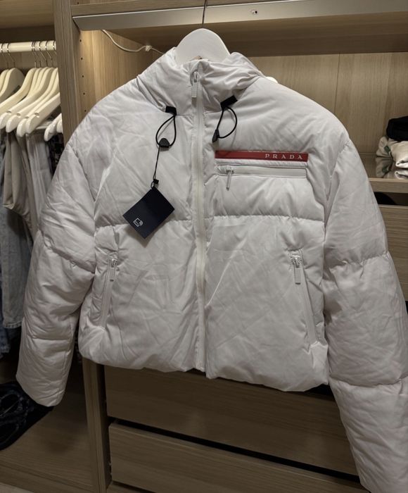 Geaca prada alba