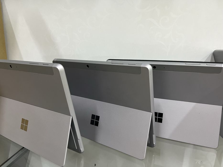 Миниатюрный планшет на windows Surface GO2 M3 процессор 8gb ram 128ssd