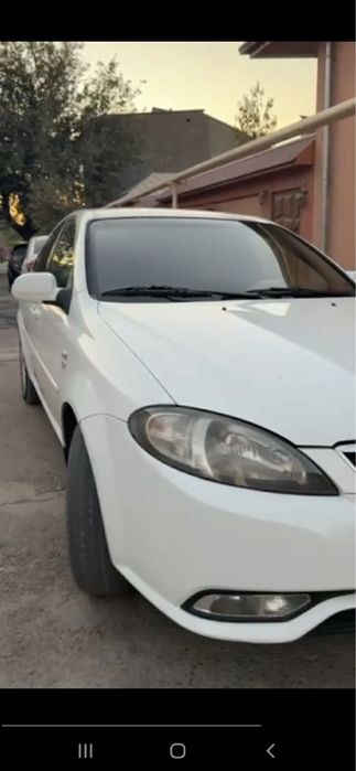 Avtomabil sotiladi Jentra