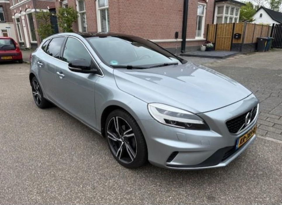 Volvo V40 R-design BI-XENON, leduri, navi, trapa