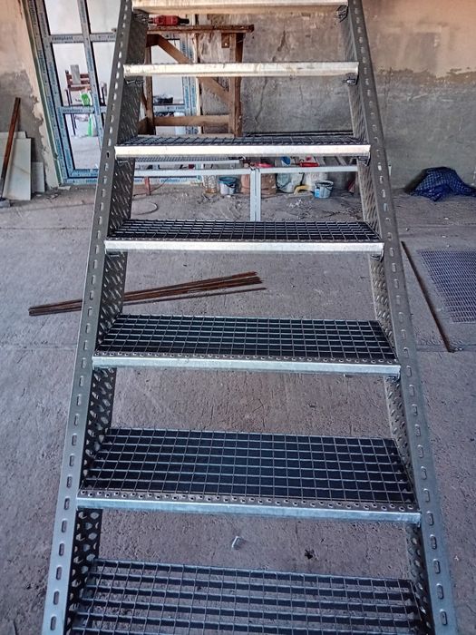 Scara metalica zincata 4mm 6ml