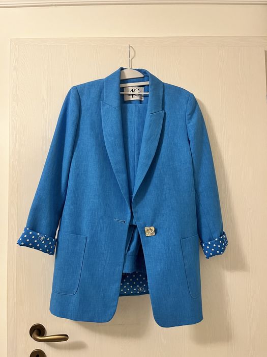 Женски костюм в синьо