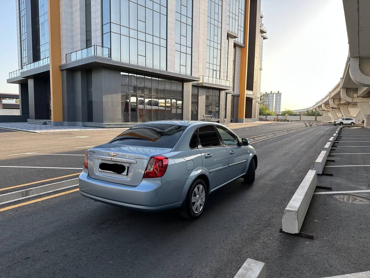 Jentra 2015 yil 76 000 km prabeg idealniy sastiyanada bitta petno bor