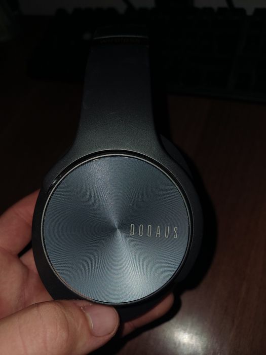 casti wireless cu fir auxiliar si incarcator