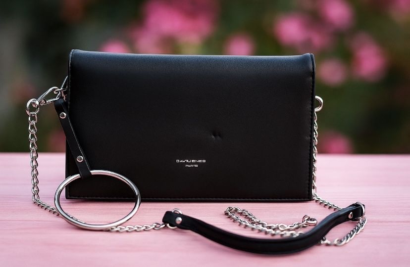 Клатч David Jones