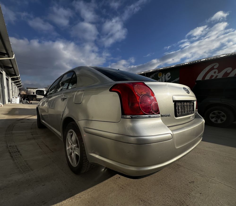 Toyota avensis 2,2 D4D 150к.с на части