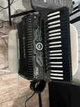 Vand sau schimb guerinii midi si roland fr7