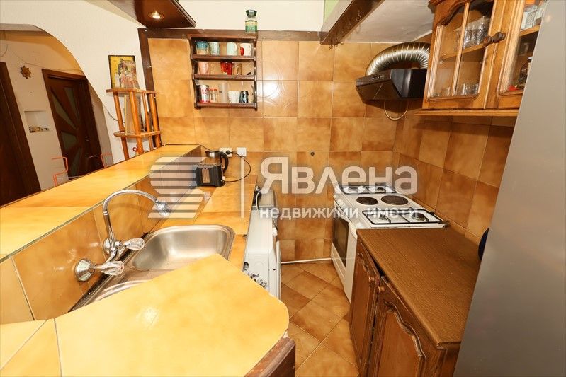 Дава се под наем Тристаен апартамент в София, Лозенец - 75 кв.м за 550 € - Снимка #5