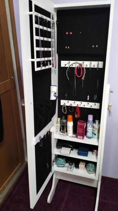 Super preț dulap bijuterii