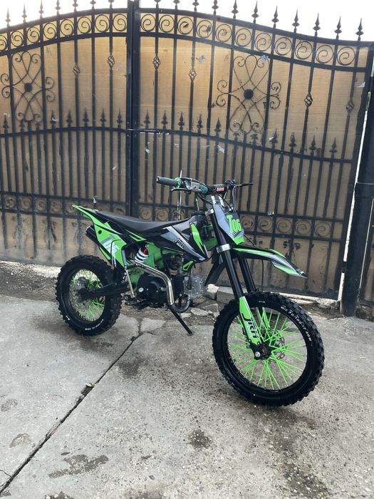 Vand moto cross 125cc ca nou , luat de nou din magazin cu factura