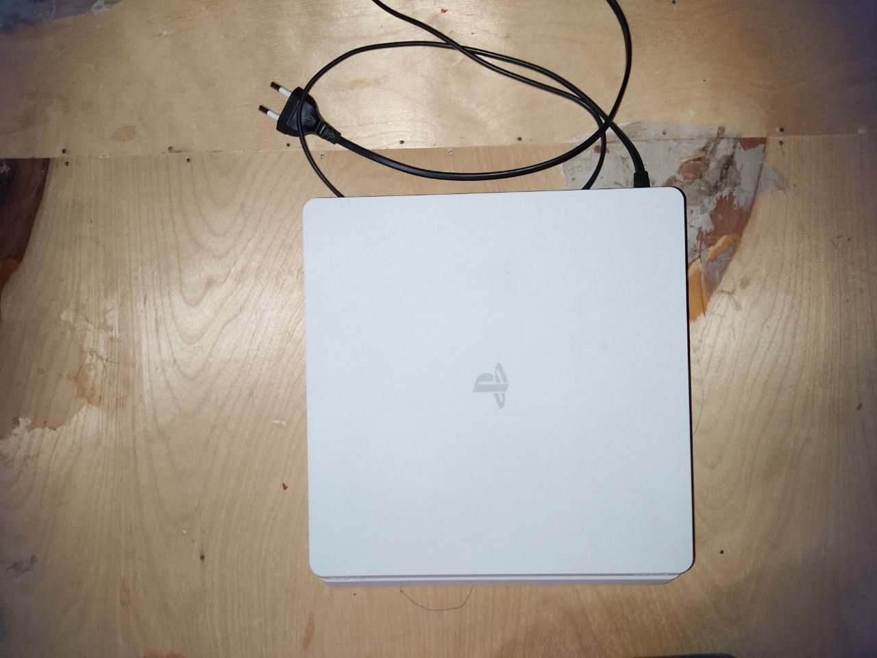 Playstation 4 slim 1 tb