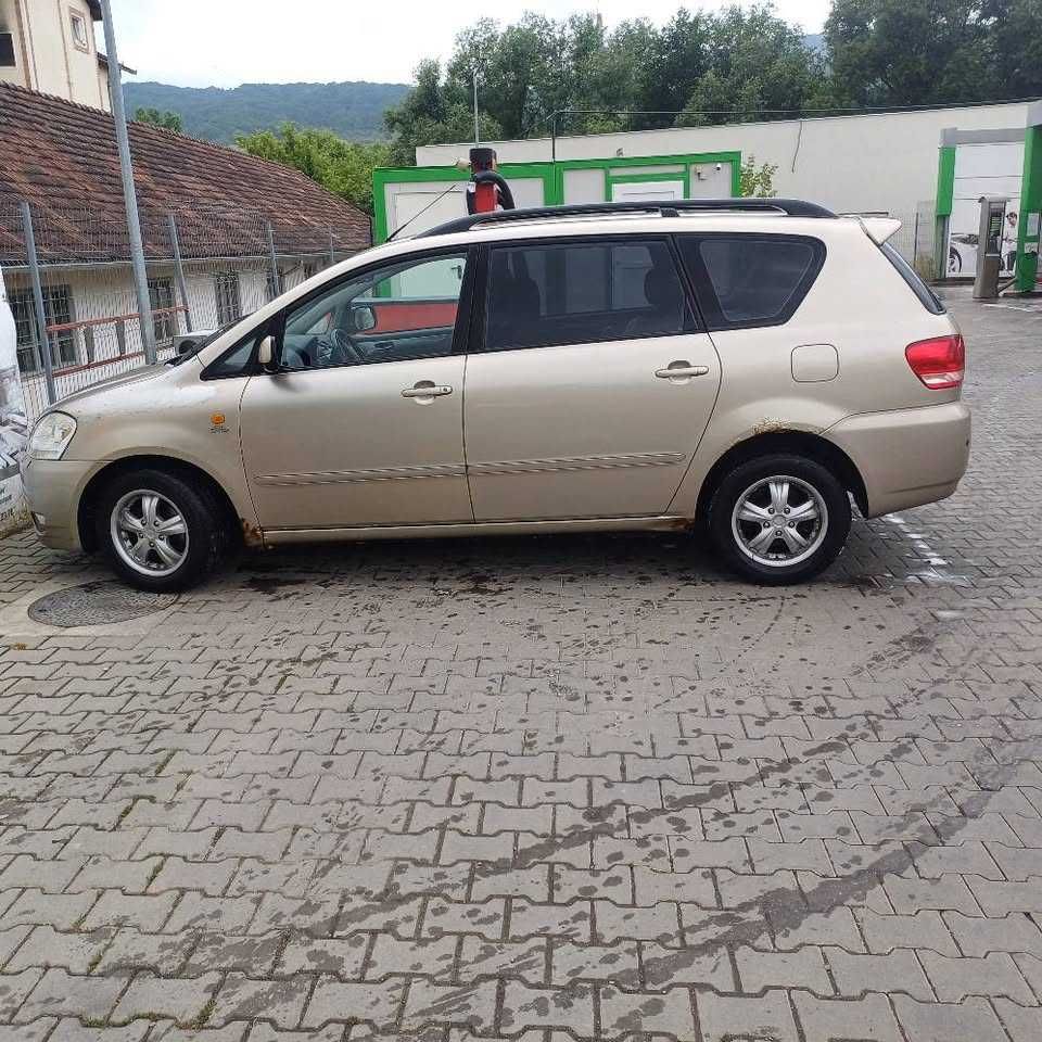Toyota Avensis Verso 7 persoane