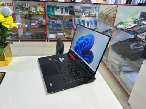 Asus Rog Strix ryzen 9-5900HX 16/512 SSD RX6800M-12GB