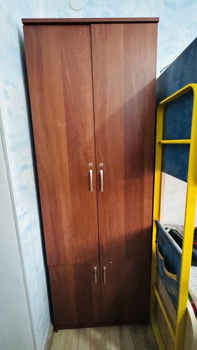 Продается шкаф, коричневый