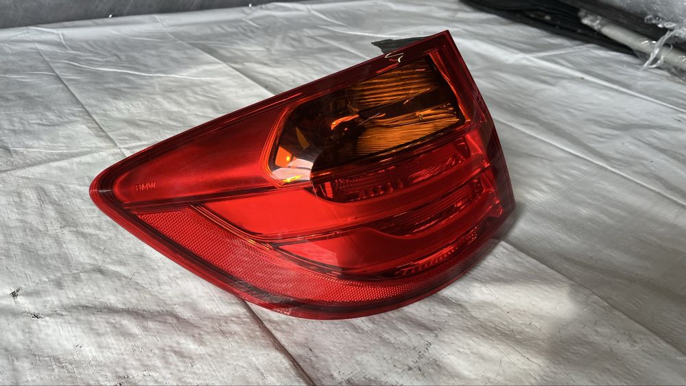 2 броя ляв стоп BMW 3 F31 (2011-2019)