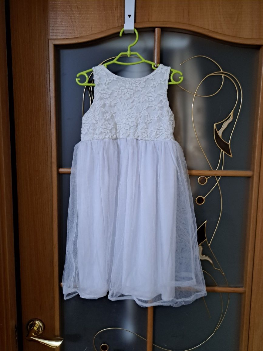 Белое платье 4-5лет