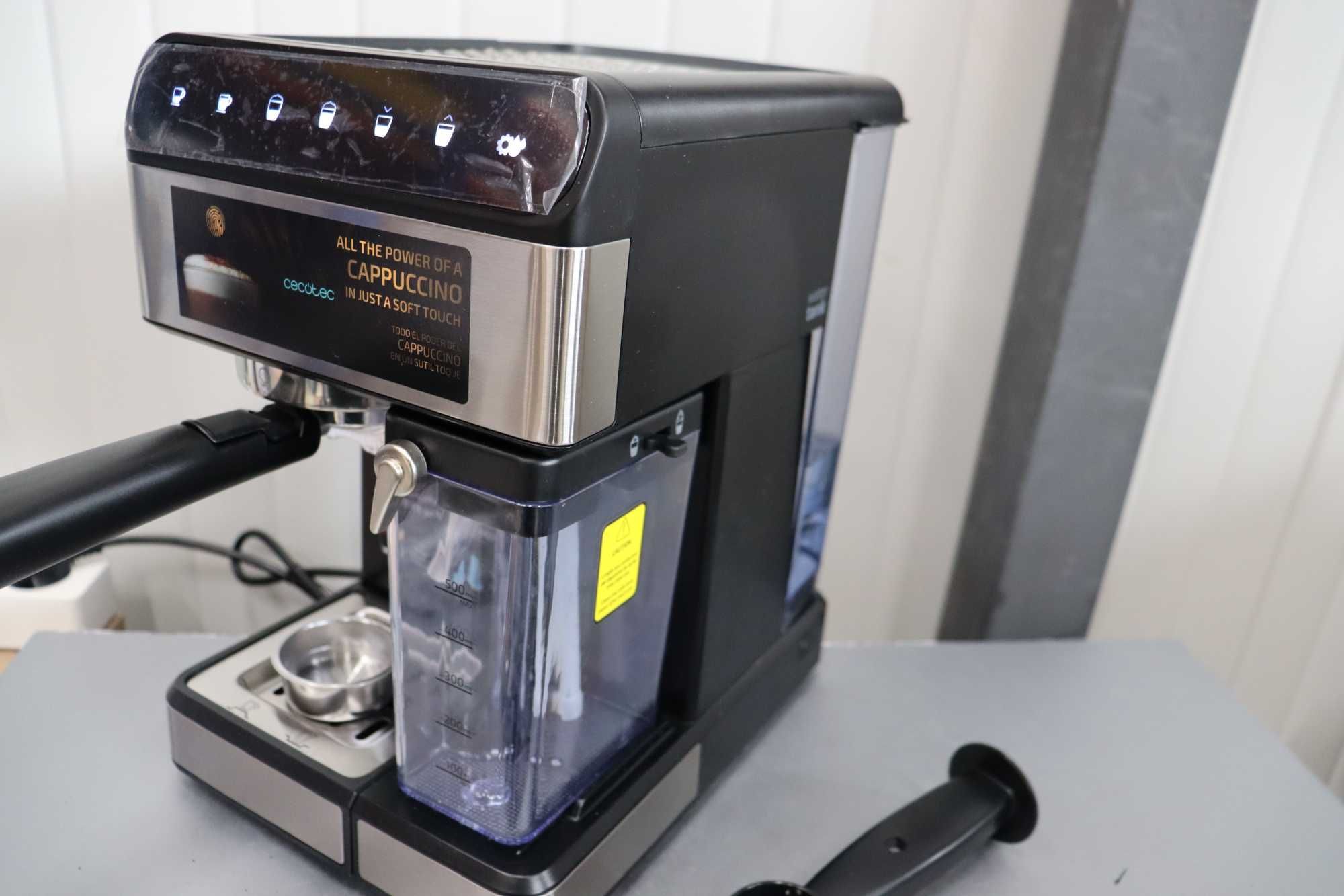 Полуавтоматична кафемашина Cecotec Power Instant-ccino 1350W, 1.4л