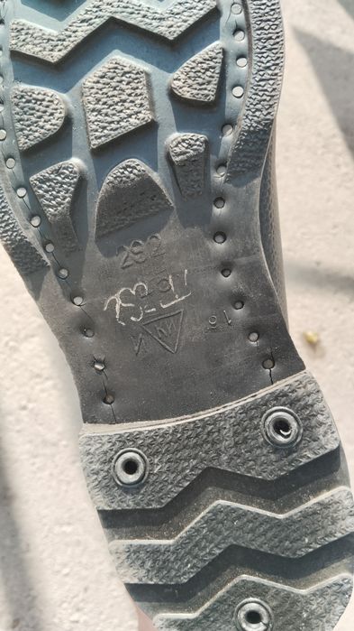 Сапоги кирзовые и берцы все новые