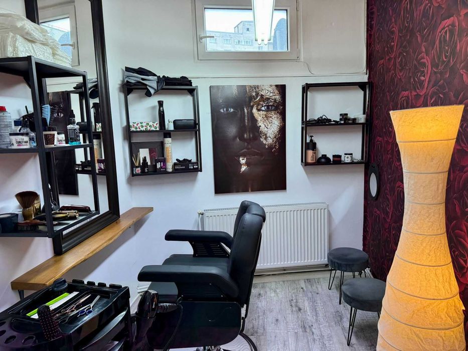 Post de coafor / frizerie / barber