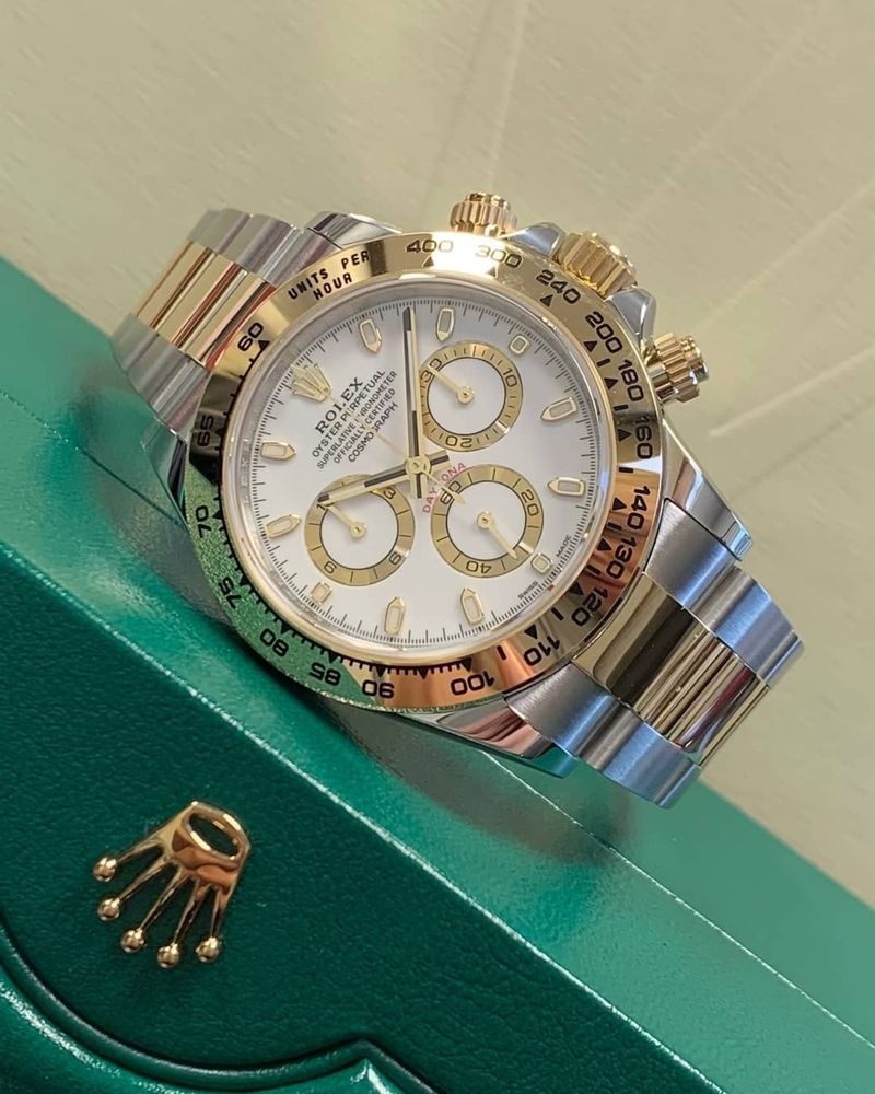 Rolex daytona cosmograph white dial