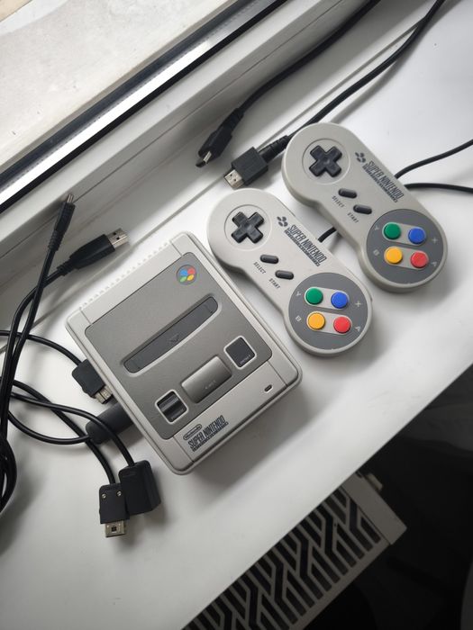 Nintendo Snes Mini impecabil cu cabluri prelungire joystick