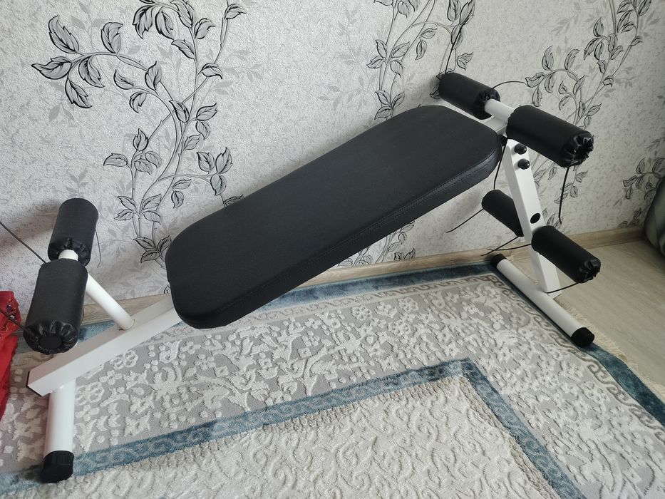 Продам скамью для пресса и спины.