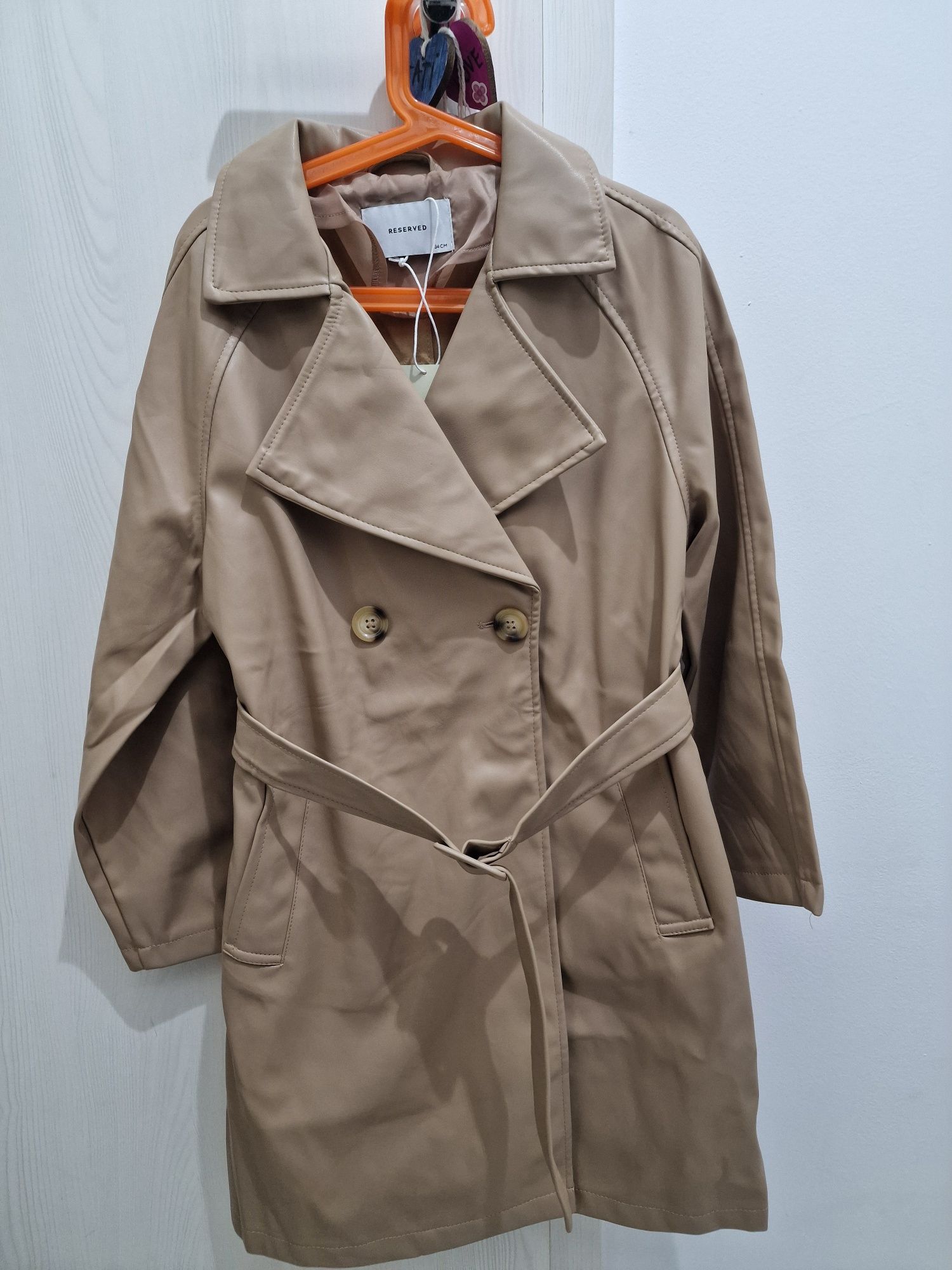 Trench Reseved pentru fete