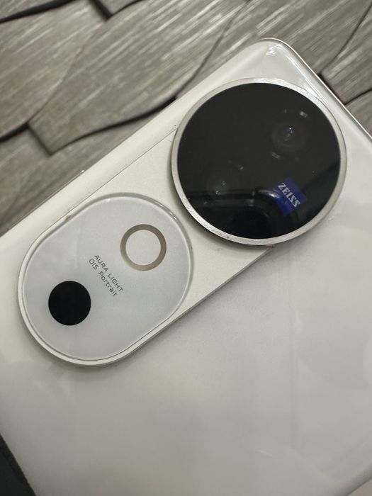 Телефон Vivo в отличном состоянии